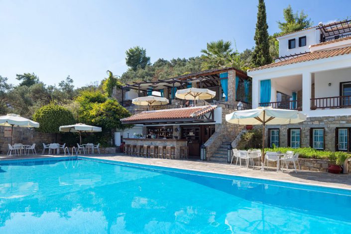aegean_suites_poolomradet-1030×687