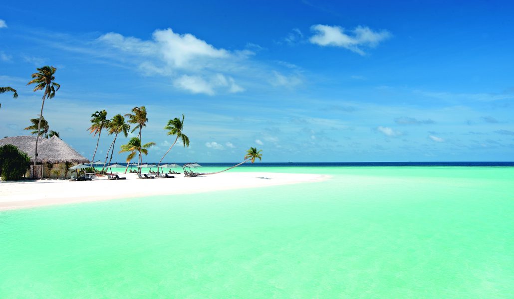 halaveli-maldives-beach-view-5