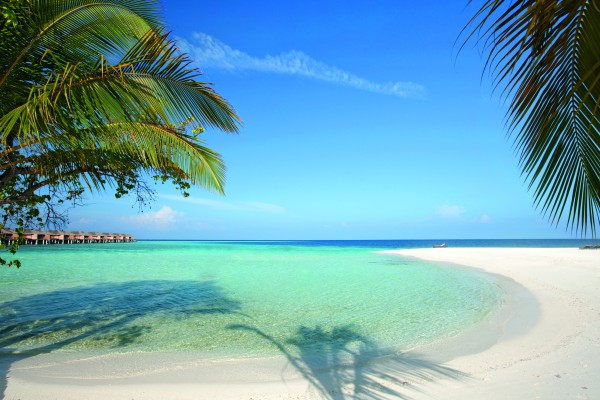 moofushi-maldives-beach-view-3-600×400