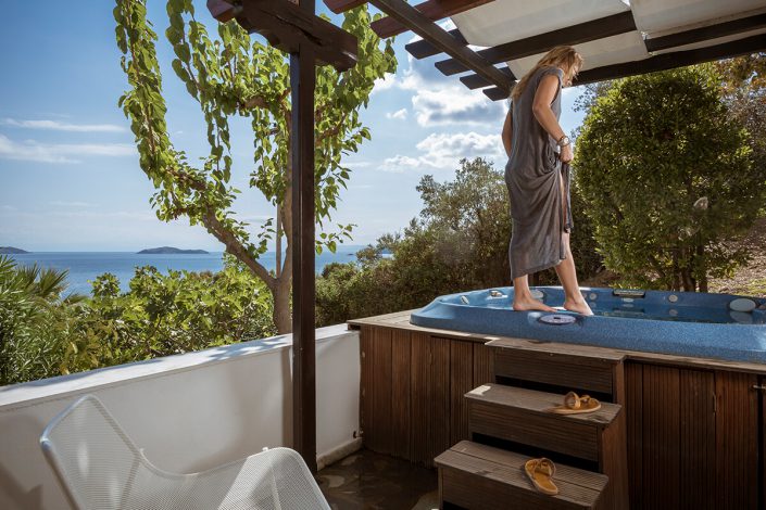 aegean_charming_suite_jacuzzi aegean suite