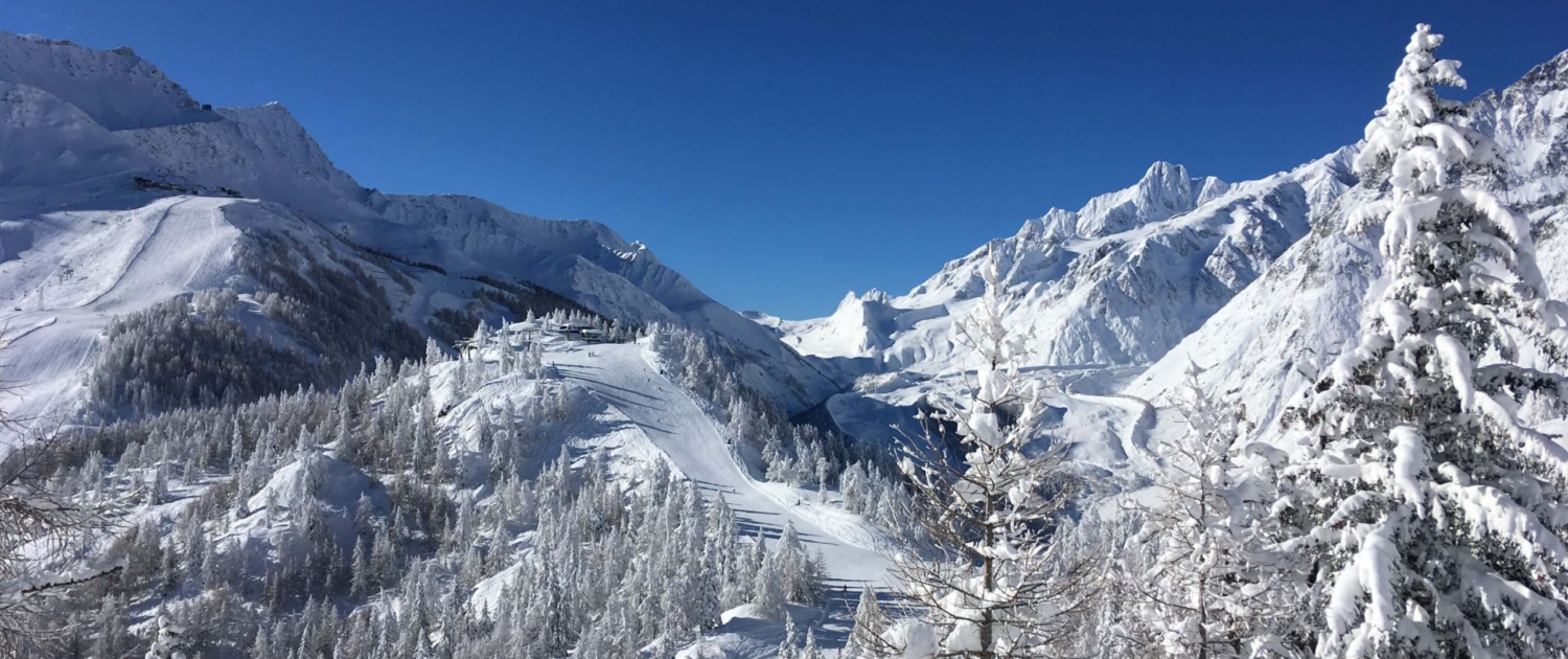 Vy från Le Massif upp mot Matterhorn